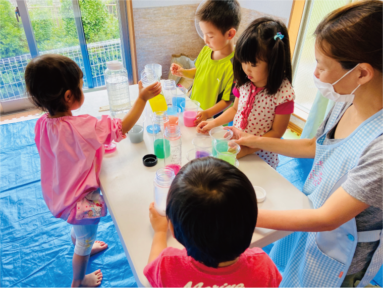 子ども造形教室風景